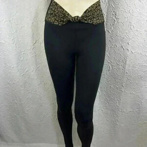 Beach Riot Sport Leopard V-Waist Twisted Leggings Medium